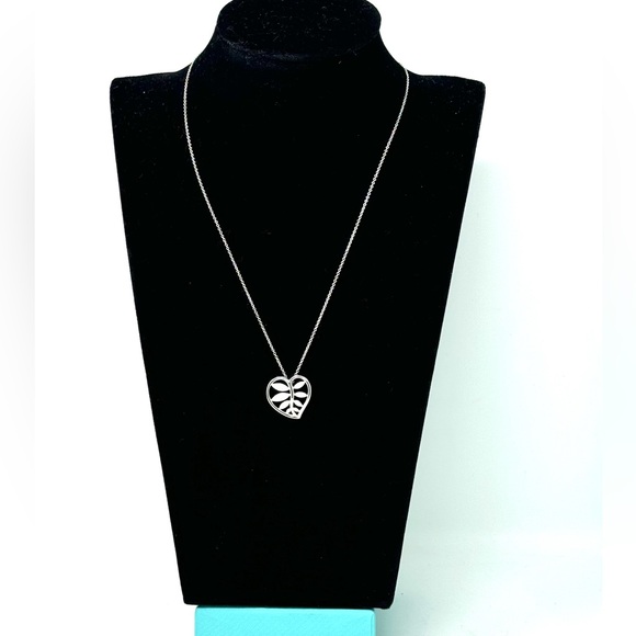 Authentic Tiffany & co. Paloma Picasso Villa Palm Leaf Pendant Necklace. - Picture 3 of 13